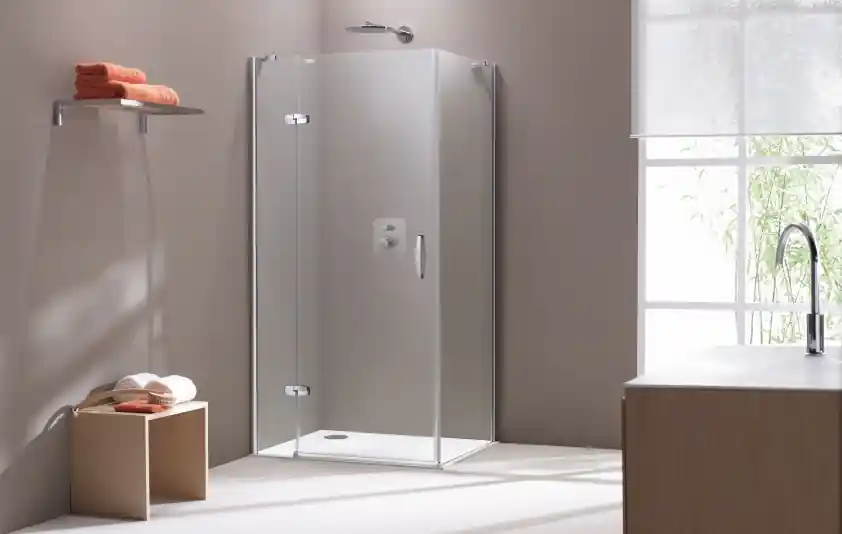 Huppe Aura Elegance 4-kąt Drzwi skrzydłowe ze stałym segmentem do ścianki bocznej/wejście narożnikowe o wysokości 160-200 cm, mocowanie lewe, wykonanie na wymiar, profile chrom eloxal, szkło privatima 400380.092.373