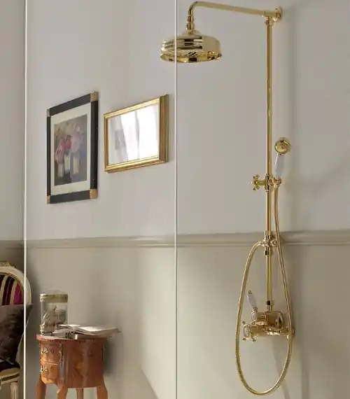 Sbordoni Londra Bateria prysznicowa termostatyczna z przełącznikiem z drążkiem, wężem, słuchawką, ramieniem i deszczownicą Ø 15 cm Natural Brass LO4171s150ON